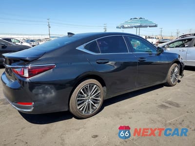 Trzecie zdjęcie samochodu z tyłu: 2025 LEXUS ES 300H BASE VIN:58ADA1C13SU072061 - miniatura