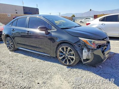 Czwarte zdjęcie samochodu z boku: 2020 TOYOTA COROLLA SE VIN:5YFS4RCE2LP048540 - miniatura