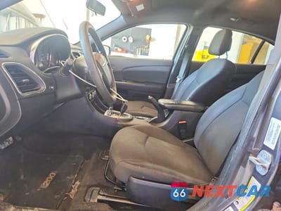 Zdjęcie 7 z 12 samochodu: 2014 CHRYSLER 200 LX VIN:1C3CCBAB7EN236076 - miniatura