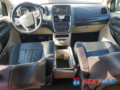 Zdjęcie 8 z 13 samochodu: 2014 CHRYSLER TOWN & COUNTRY TOURING VIN:2C4RC1BG8ER440849 - miniatura