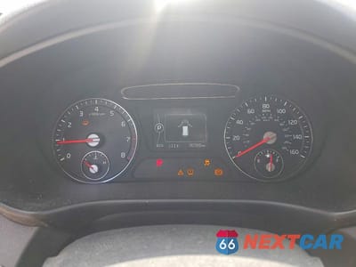 Zdjęcie 9 z 14 samochodu: 2017 KIA SORENTO L VIN:5XYPG4A33HG193583 - miniatura