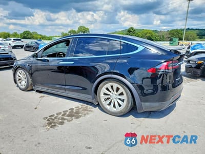 Drugie zdjęcie samochodu z przodu: 2017 TESLA MODEL X VIN:5YJXCBE26HF049096 - miniatura