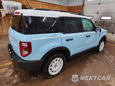 Trzecie zdjęcie samochodu z tyłu: 2023 FORD BRONCO SPORT HERITAGE VIN:3FMCR9G61PRE10037 - miniatura