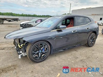 2023 BMW IX M60 WB533CF07PCL97823 - główne zdjęcie licytacji z USA - miniatura