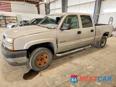 2004 CHEVROLET SILVERADO C2500 HEAVY DUTY 1GCHC23U34F258441 - główne zdjęcie licytacji z USA - miniatura