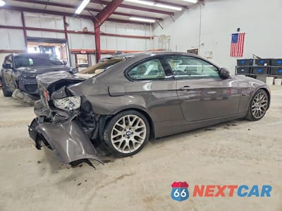Trzecie zdjęcie samochodu z tyłu: 2010 BMW 328 I VIN:WBAWB3C59AP139482 - miniatura