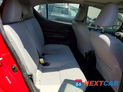 Zdjęcie 10 z 12 samochodu: 2018 TOYOTA PRIUS C FOUR VIN:JTDKDTB35J1601163 - miniatura
