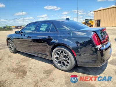 Drugie zdjęcie samochodu z przodu: 2022 CHRYSLER 300 TOURING L VIN:2C3CCASG4NH222455 - miniatura