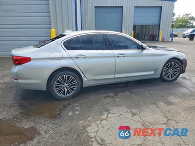 Trzecie zdjęcie samochodu z tyłu: 2020 BMW 530 XI VIN:WBAJR7C05LWW65201 - miniatura