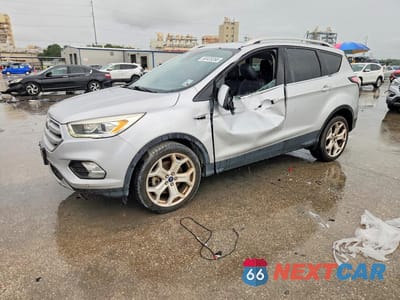 2018 FORD ESCAPE 1FMCU0J97JUB72546 - główne zdjęcie licytacji z USA - miniatura