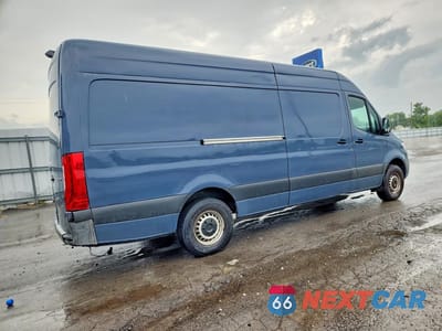 Trzecie zdjęcie samochodu z tyłu: 2019 MERCEDES-BENZ SPRINTER 2500/3500 DELIVERY VAN VIN:WD4PF1CD5KP143494 - miniatura
