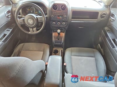 Zdjęcie 8 z 12 samochodu: 2011 JEEP PATRIOT SPORT VIN:1J4NF1GB1BD256168 - miniatura