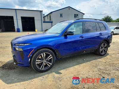 2025 BMW X7 M60I 5UX33EM04S9W53049 - główne zdjęcie licytacji z USA - miniatura