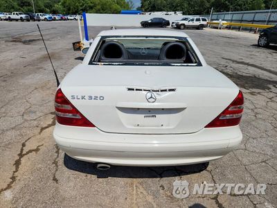 Zdjęcie 6 z 12 samochodu: 2002 MERCEDES-BENZ SLK 320 VIN:WDBKK65F82F267288 - miniatura