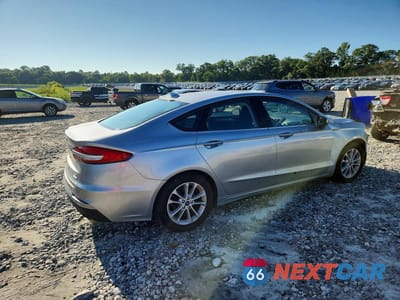 Trzecie zdjęcie samochodu z tyłu: 2020 FORD FUSION SE VIN:3FA6P0HD9LR190386 - miniatura