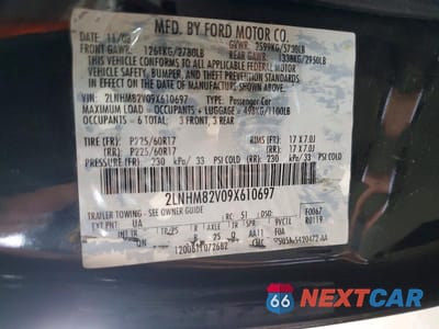 Zdjęcie 12 z 12 samochodu: 2009 LINCOLN TOWN CAR SIGNATURE LIMITED VIN:2LNHM82V09X610697 - miniatura