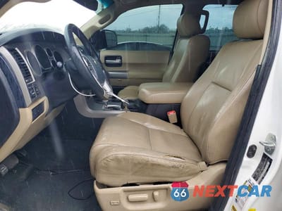 Zdjęcie 7 z 13 samochodu: 2014 TOYOTA SEQUOIA LIMITED VIN:5TDKY5G12ES055373 - miniatura
