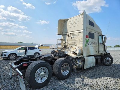 Trzecie zdjęcie samochodu z tyłu: 2022 VOLVO VN VNL VIN:4V4NC9EH2NN296816 - miniatura