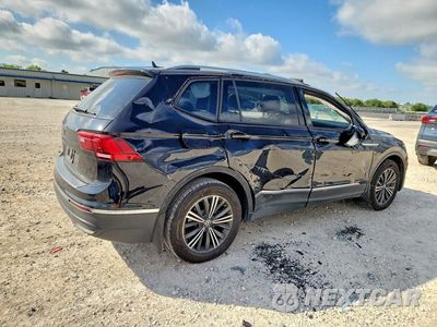 Trzecie zdjęcie samochodu z tyłu: 2024 VOLKSWAGEN TIGUAN WOLFSBURG VIN:3VVTB7AX9RM231096 - miniatura