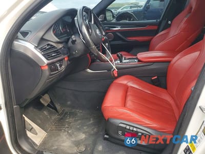 Zdjęcie 7 z 14 samochodu: 2017 BMW X5 M VIN:5YMKT6C3XH0U39153 - miniatura