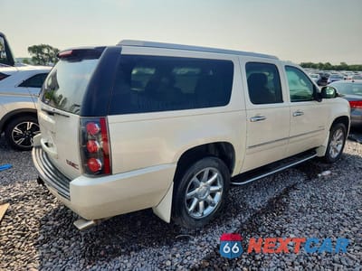 Trzecie zdjęcie samochodu z tyłu: 2010 GMC YUKON XL DENALI VIN:1GKUKMEF7AR224867 - miniatura