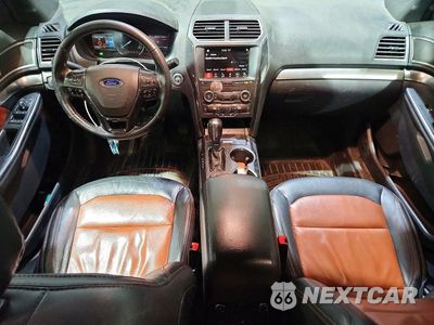 Zdjęcie 8 z 13 samochodu: 2019 FORD EXPLORER XLT VIN:1FM5K8D82KGA39578 - miniatura