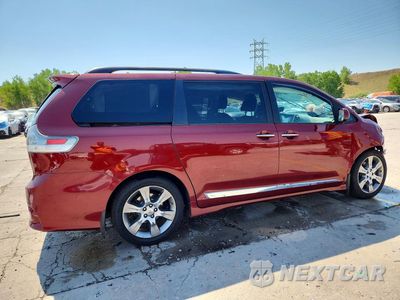 Trzecie zdjęcie samochodu z tyłu: 2015 TOYOTA SIENNA SPORT VIN:5TDXK3DC6FS542014 - miniatura