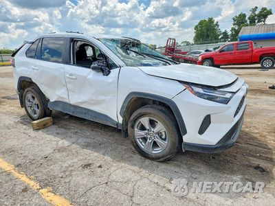 Czwarte zdjęcie samochodu z boku: 2024 TOYOTA RAV4 XLE VIN:2T3W1RFV0RW306008 - miniatura