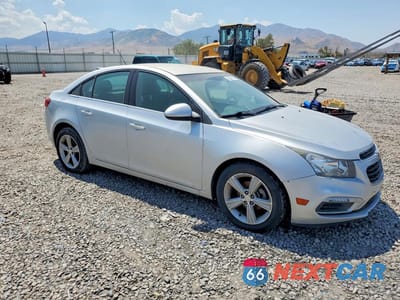 Czwarte zdjęcie samochodu z boku: 2019 CHEVROLET CRUZE LT VIN:1G1PE5SB3F7182099 - miniatura