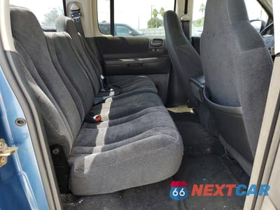 Zdjęcie 10 z 12 samochodu: 2004 DODGE DAKOTA QUAD SLT VIN:1D7HG48N04S764422 - miniatura