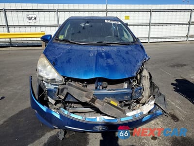 Piąte zdjęcie samochodu w środku: 2012 TOYOTA PRIUS C TWO VIN:JTDKDTB32C1527638 - miniatura