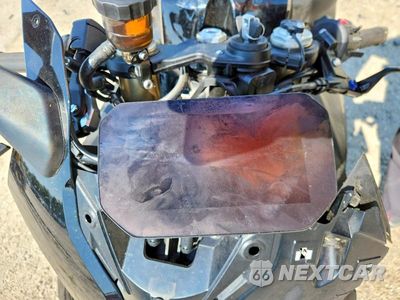 Zdjęcie 7 z 9 samochodu: 2026 BMW S 1000 RR VIN:WB10P2304T6M31846 - miniatura