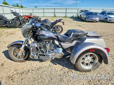 Trzecie zdjęcie samochodu z tyłu: 2017 HARLEY-DAVIDSON FLHTCUTG TRI GLIDE ULTRA VIN:1HD1MAD14HB856286 - miniatura