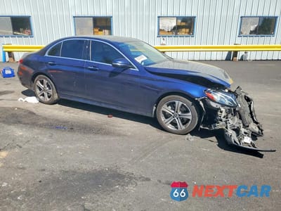 Czwarte zdjęcie samochodu z boku: 2018 MERCEDES-BENZ E 300 VIN:WDDZF4JB1JA446432 - miniatura