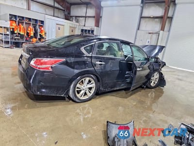 Trzecie zdjęcie samochodu z tyłu: 2015 NISSAN ALTIMA 2.5 SV VIN:1N4AL3AP5FC173938 - miniatura