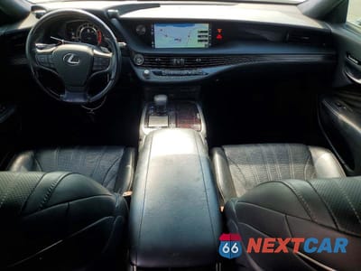 Zdjęcie 8 z 12 samochodu: 2018 LEXUS LS 500 VIN:JTHC5LFF3J5000976 - miniatura