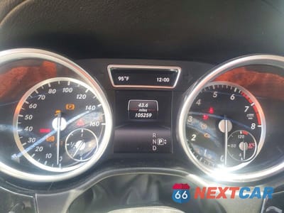 Zdjęcie 9 z 13 samochodu: 2015 MERCEDES-BENZ GL 550 4MATIC VIN:4JGDF7DE0FA448347 - miniatura