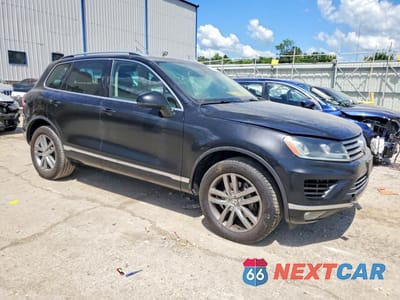 Czwarte zdjęcie samochodu z boku: 2016 VOLKSWAGEN TOUAREG SPORT VIN:WVGEF9BPXGD001125 - miniatura