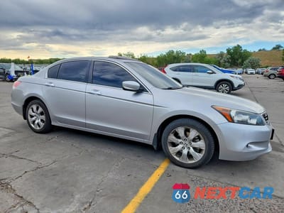 Czwarte zdjęcie samochodu z boku: 2010 HONDA ACCORD EXL VIN:1HGCP3F82AA028404 - miniatura