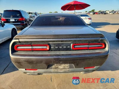 Zdjęcie 6 z 13 samochodu: 2016 DODGE CHALLENGER SXT VIN:2C3CDZAG0GH332175 - miniatura