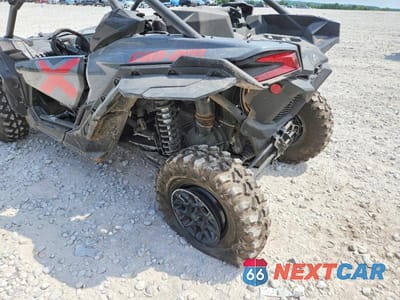 Zdjęcie 9 z 10 samochodu: 2026 CAN-AM MAVERICK X3 UTILITY VEHICLE VIN:3JBVBAY44TE000658 - miniatura