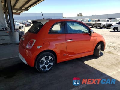 Trzecie zdjęcie samochodu z tyłu: 2015 FIAT 500 ELECTRIC VIN:3C3CFFGEXFT652916 - miniatura