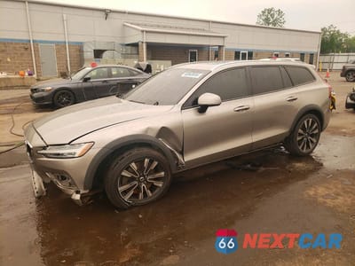 2020 VOLVO V60 CROSS COUNTRY T5 MOMENTUM YV4102WK5L1041566 - główne zdjęcie licytacji z USA - miniatura