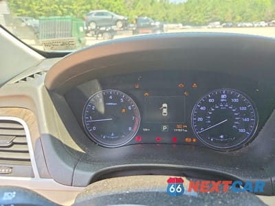 Zdjęcie 9 z 12 samochodu: 2015 HYUNDAI GENESIS VIN:KMHGN4JF1FU018501 - miniatura