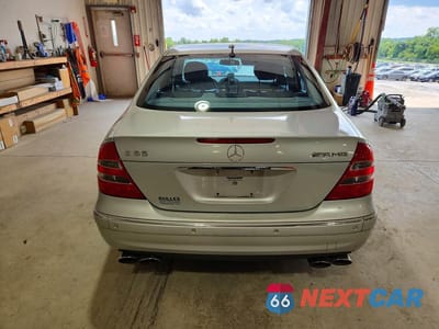 Zdjęcie 6 z 12 samochodu: 2006 MERCEDES-BENZ E 55 AMG VIN:WDBUF76J26A953769 - miniatura