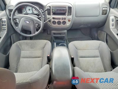 Zdjęcie 8 z 14 samochodu: 2004 FORD ESCAPE XLT VIN:1FMCU93104KB53154 - miniatura