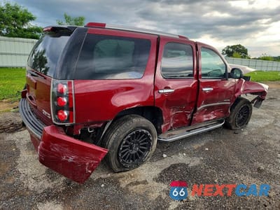 Trzecie zdjęcie samochodu z tyłu: 2011 GMC YUKON DENALI VIN:1GKS2EEF9BR249865 - miniatura