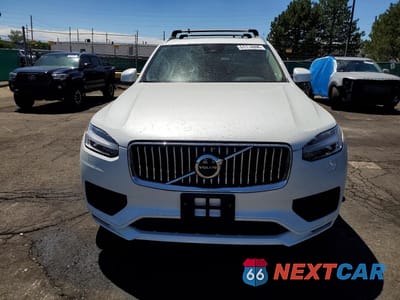 Piąte zdjęcie samochodu w środku: 2023 VOLVO XC90 CORE VIN:YV4L12PV1P1942101 - miniatura