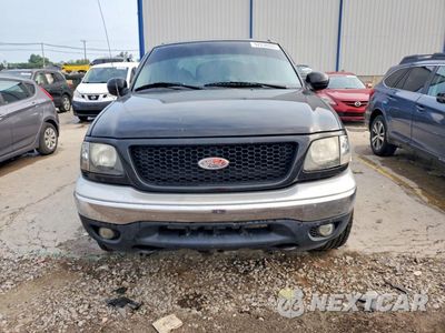 Piąte zdjęcie samochodu w środku: 2001 FORD F150 SUPERCREW VIN:1FTRW07L61KD77458 - miniatura