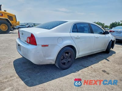 Trzecie zdjęcie samochodu z tyłu: 2011 CHEVROLET MALIBU LS VIN:1G1ZA5EU2BF350431 - miniatura